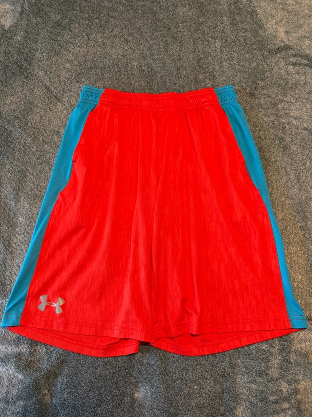 Under Armour Boy's Orange and Blue Athletic Shorts Size Youth Large‎